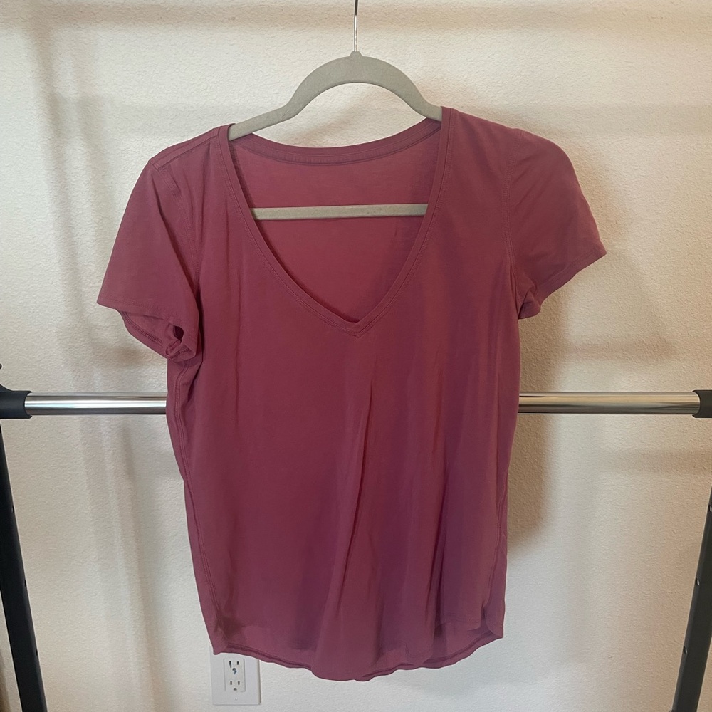lululemon athletica Short Sleeve V-Neck Top in Mauve